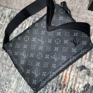 Louis Vuitton men bag